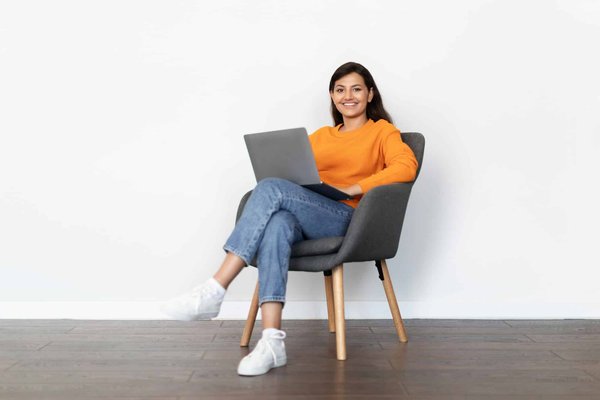 How can chatbots help freelancers find new clients ?